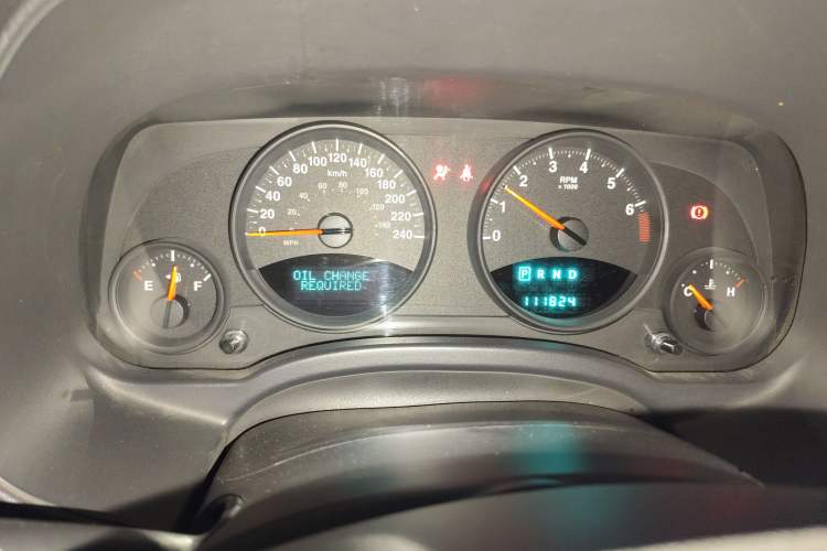 Used Jeep Compass 2010 2.4L four-wheel drive sport version Odometer Close Up