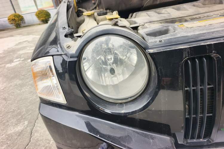 Used Jeep Compass 2010 2.4L Four-Wheel Drive World Cup Special Edition Right Front Headlight