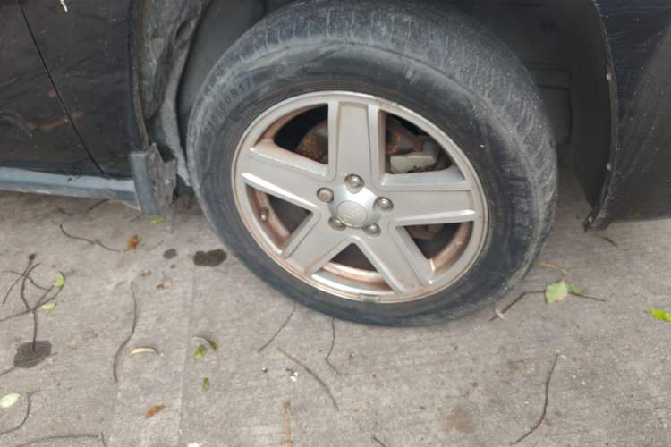 Used Jeep Compass  Right Front Wheel Hub