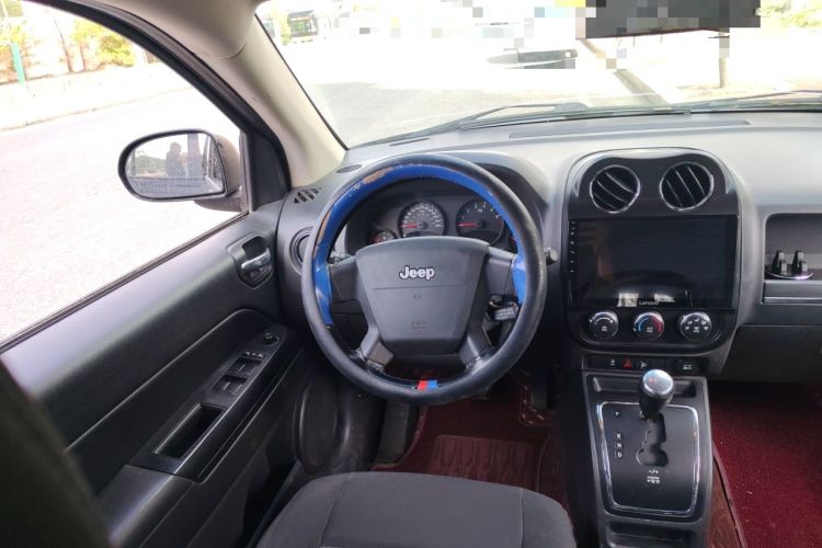 Used Jeep Compass 2010 2.4L four-wheel drive sport version Steering Wheel
