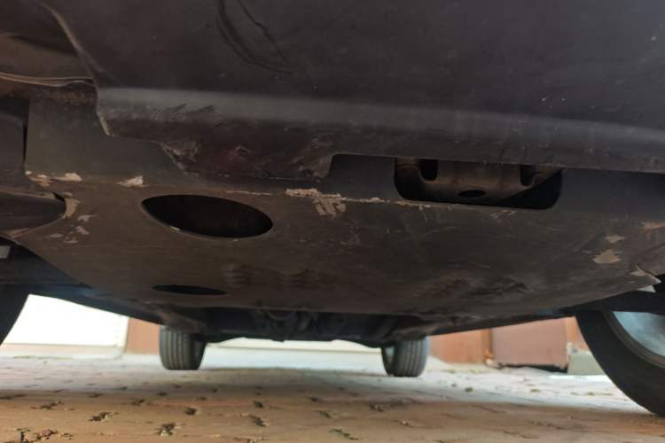 Used Jeep Compass 2010 2.4L four-wheel drive sport version Chassis Front