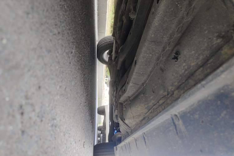 Used Jeep Compass 2010 2.4L four-wheel drive sport version Chassis Front Left