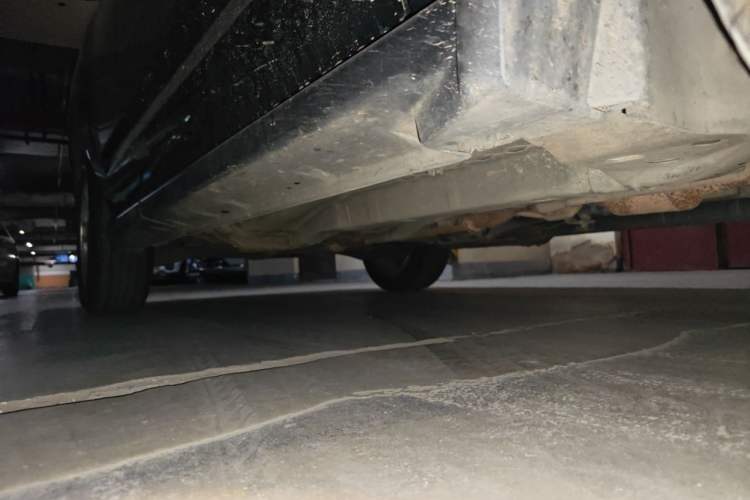 Used Jeep Compass 2010 2.4L four-wheel drive sport version Chassis Front Right