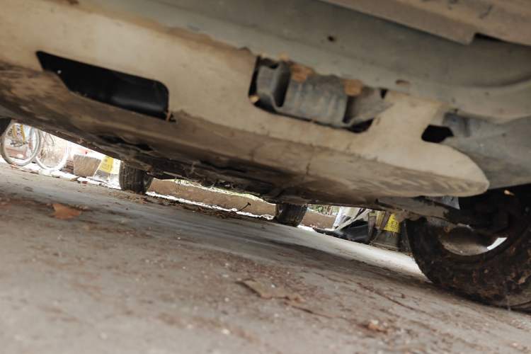 Used Jeep Compass 2010 2.4L four-wheel drive sport version Chassis Front