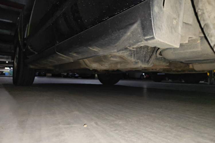 Used Jeep Compass 2010 2.4L four-wheel drive sport version Chassis Rear Left