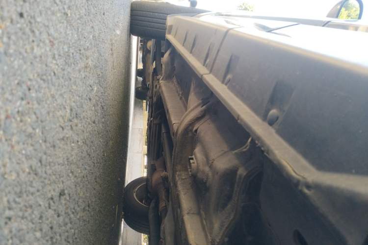 Used Jeep Compass 2010 2.4L four-wheel drive sport version Chassis Rear Left