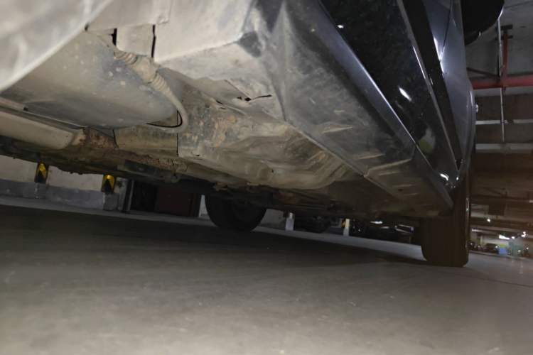 Used Jeep Compass 2010 2.4L four-wheel drive sport version Chassis Rear Right
