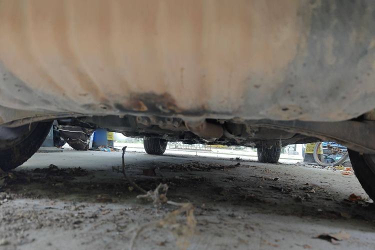 Used Jeep Compass 2010 2.4L four-wheel drive sport version Chassis Rear