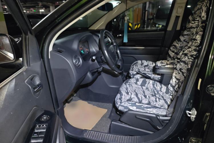 Used Jeep Compass 2010 2.4L four-wheel drive sport version Driver Seat