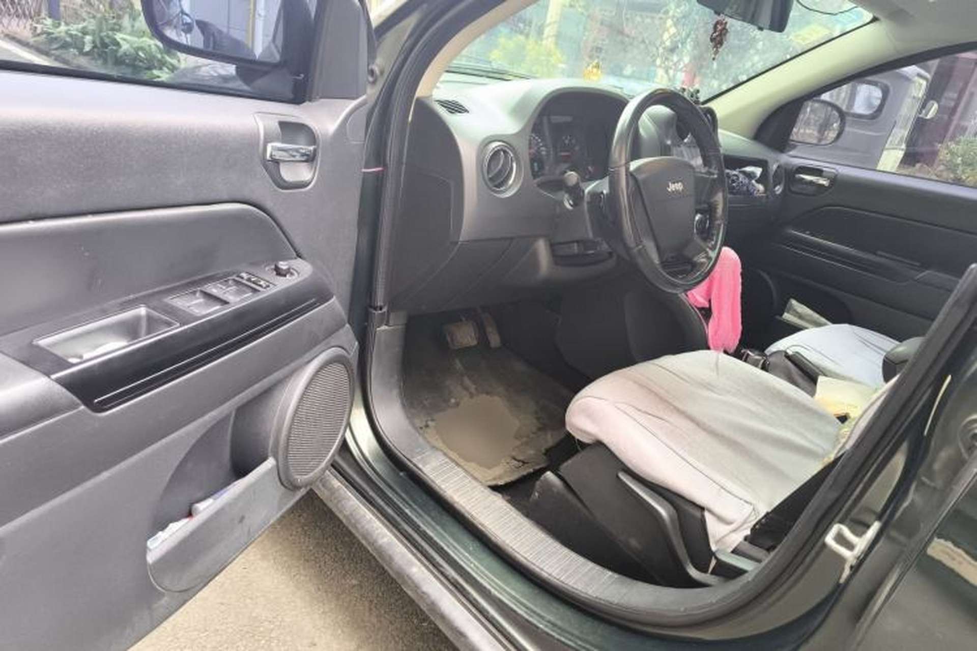 Used Jeep Compass 2010 2.4L four-wheel drive sport version Driver Seat