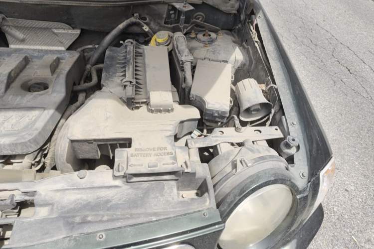 Used Jeep Compass 2010 2.4L four-wheel drive sport version Engine Bay Left