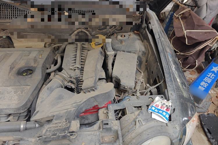 Used Jeep Compass 2010 2.4L four-wheel drive sport version Engine Bay Left