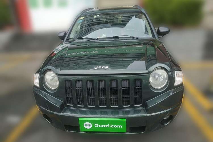 Used Jeep Compass 2010 2.4L four-wheel drive sport version Front