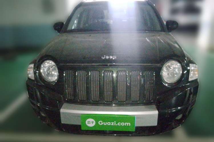 Used Jeep Compass 2010 2.4L four-wheel drive sport version Front