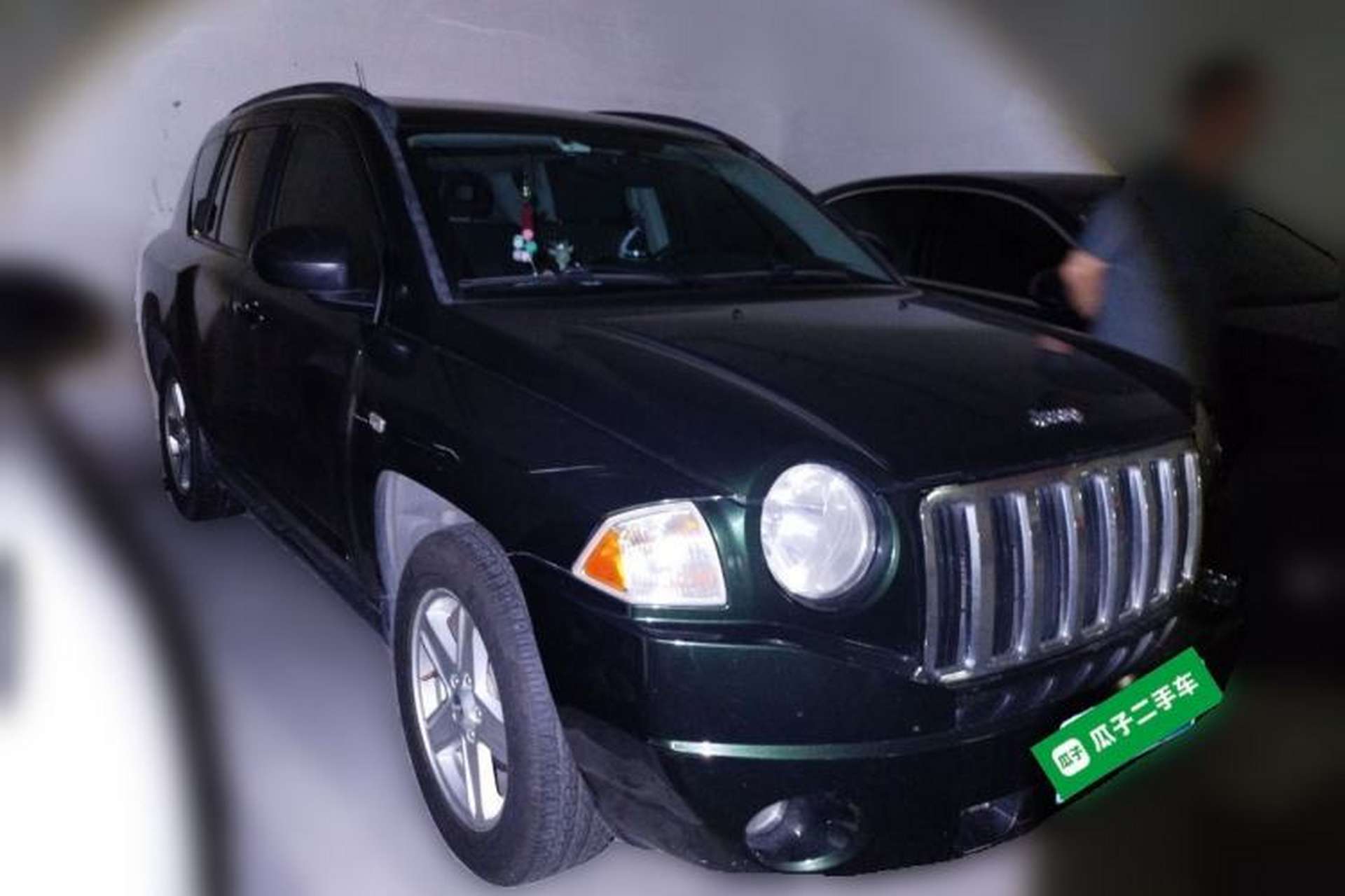 Used Jeep Compass 2010 2.4L four-wheel drive sport version Front Right 45 Deg