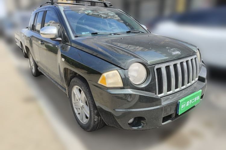 Used Jeep Compass 2010 2.4L four-wheel drive sport version Front Right 45 Deg