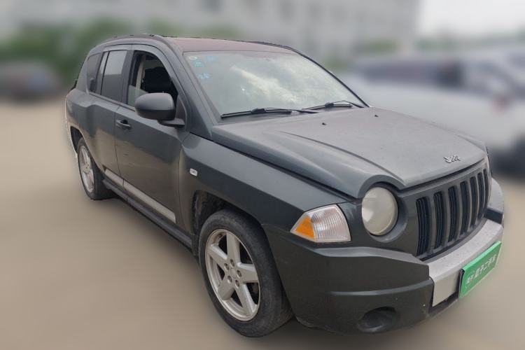 Used Jeep Compass 2010 2.4L Four-Wheel Drive Limited Edition Front Right 45 Deg