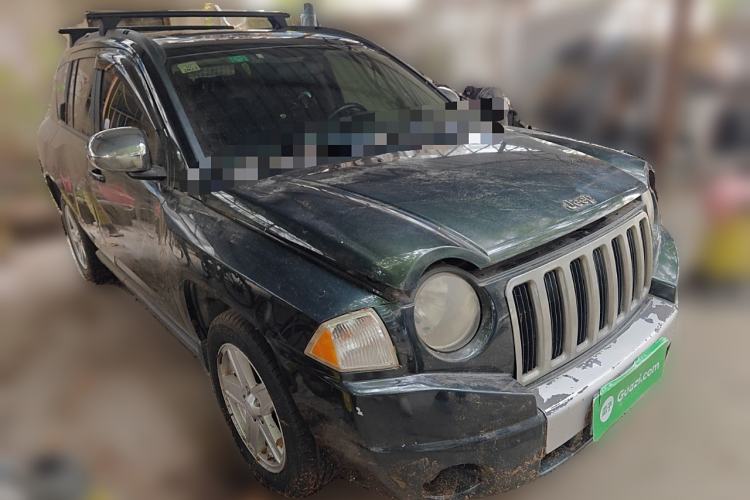 Used Jeep Compass 2010 2.4L four-wheel drive sport version Front Right 45 Deg