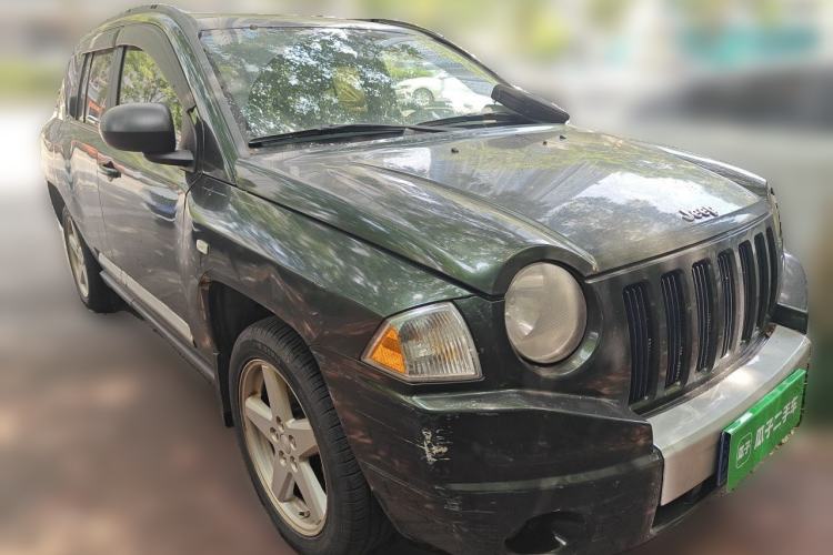 Used Jeep Compass 2010 2.4L Four-Wheel Drive Limited Edition Front Right 45 Deg