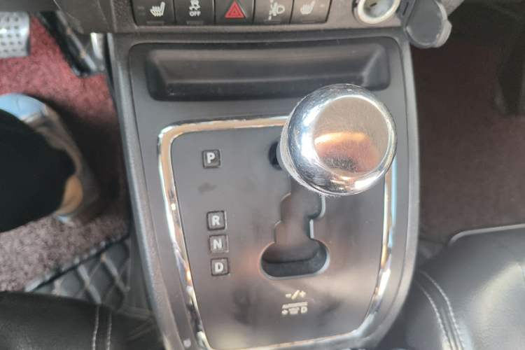 Used Jeep Compass 2010 2.4L Four-Wheel Drive World Cup Special Edition Gear Lever