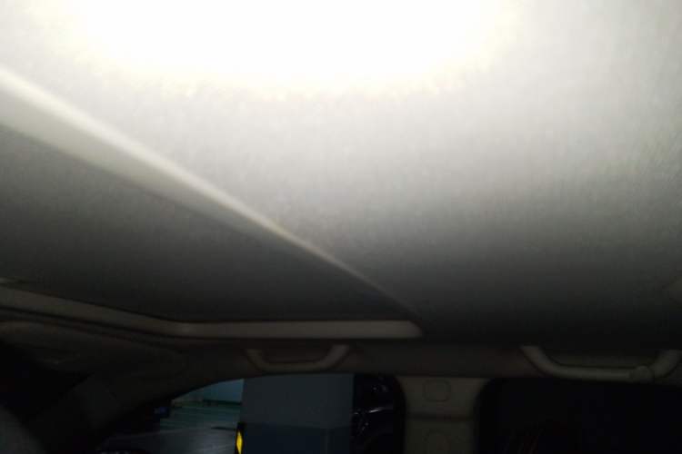 Used Jeep Compass 2010 2.4L four-wheel drive sport version Headliner