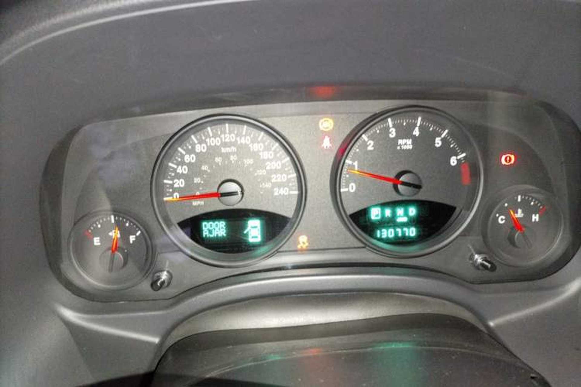 Used Jeep Compass 2010 2.4L four-wheel drive sport version Instrument Cluster