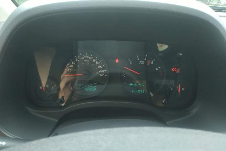 Used Jeep Compass 2010 2.4L four-wheel drive sport version Instrument Cluster