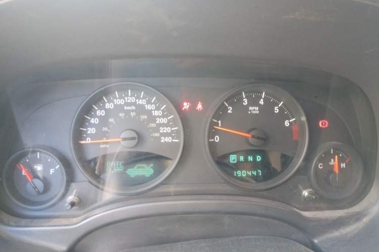 Used Jeep Compass 2010 2.4L four-wheel drive sport version Instrument Cluster