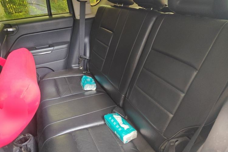 Used Jeep Compass 2010 2.4L Four-Wheel Drive Limited Edition Left Rear Seat