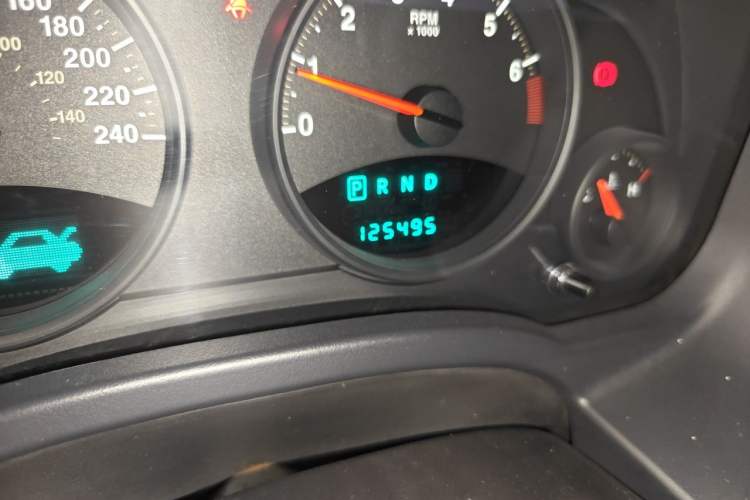 Used Jeep Compass 2010 2.4L four-wheel drive sport version Odometer Close Up