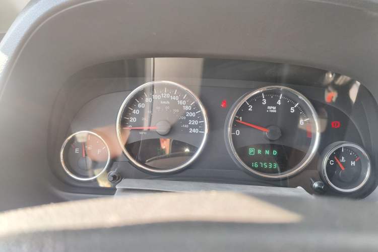 Used Jeep Compass 2010 2.4L Four-Wheel Drive World Cup Special Edition Odometer Close Up