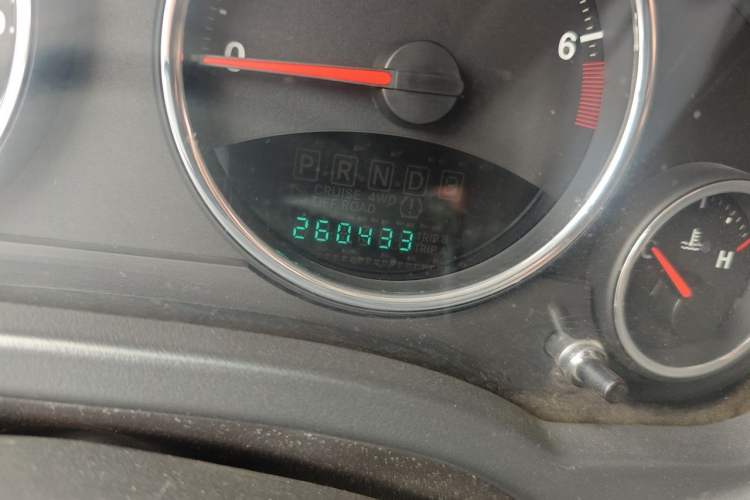Used Jeep Compass 2010 2.4L Four-Wheel Drive Limited Edition Odometer Close Up