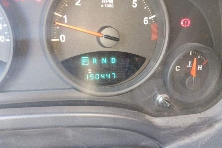 Used Jeep Compass 2010 2.4L four-wheel drive sport version Odometer Close Up
