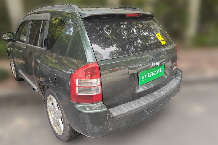 Used Jeep Compass 2010 2.4L Four-Wheel Drive Limited Edition Rear Left 45 Deg