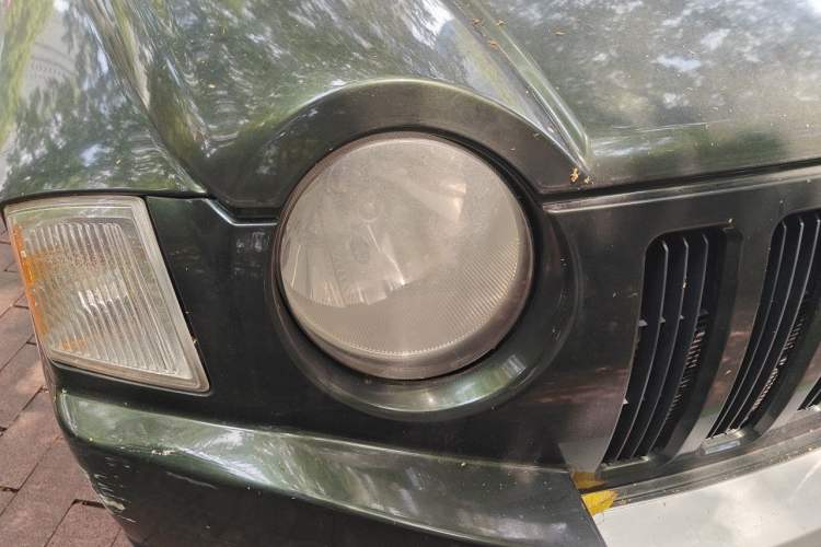 Used Jeep Compass 2010 2.4L Four-Wheel Drive Limited Edition Right Front Headlight