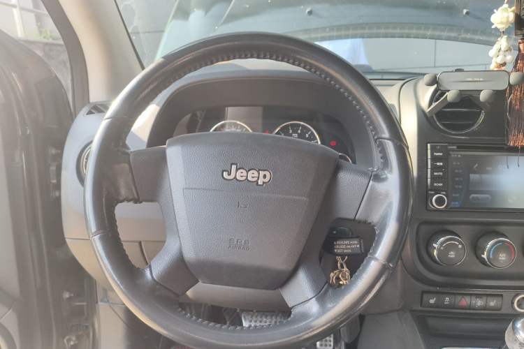 Used Jeep Compass 2010 2.4L Four-Wheel Drive World Cup Special Edition Steering Wheel