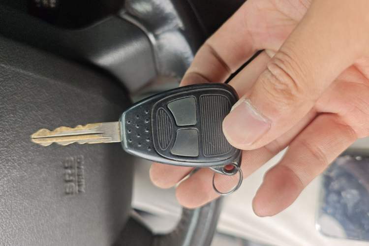 Used Jeep Compass 2010 2.4L Four-Wheel Drive Limited Edition Vehicle Key