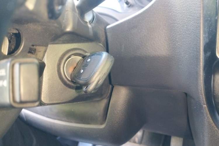 Used Jeep Compass 2010 2.4L four-wheel drive sport version Vehicle Key