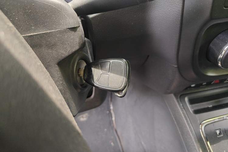 Used Jeep Compass 2010 2.4L Four-Wheel Drive Limited Edition Vehicle Key