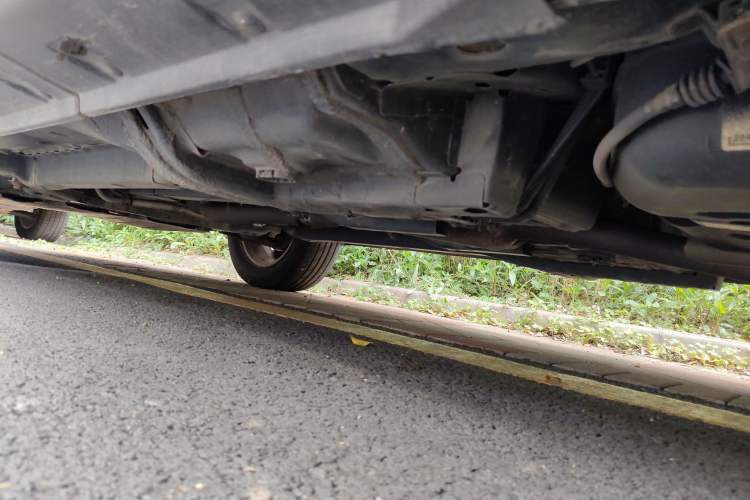 Used Jeep Compass 2011 2.0L two-wheel drive sport version Chassis Front Left