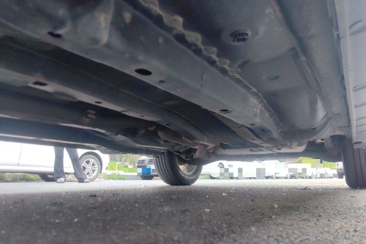 Used Jeep Compass 2011 2.0L two-wheel drive sport version Chassis Front Left