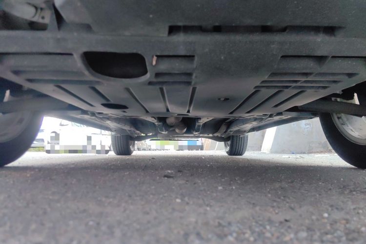 Used Jeep Compass 2011 2.0L two-wheel drive sport version Chassis Front