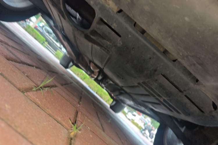 Used Jeep Compass 2011 2.4L four-wheel drive Comfort version Chassis Front