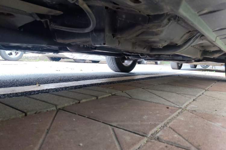 Used Jeep Compass 2011 2.0L two-wheel drive sport version Chassis Front Right