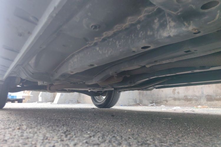 Used Jeep Compass 2011 2.0L two-wheel drive sport version Chassis Front Right