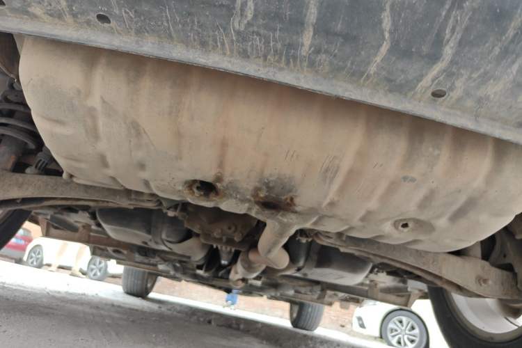 Used Jeep Compass 2011 2.4L four-wheel drive Comfort version Chassis Rear