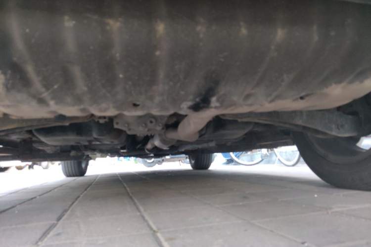 Used Jeep Compass 2011 2.4L four-wheel drive Comfort version Chassis Rear