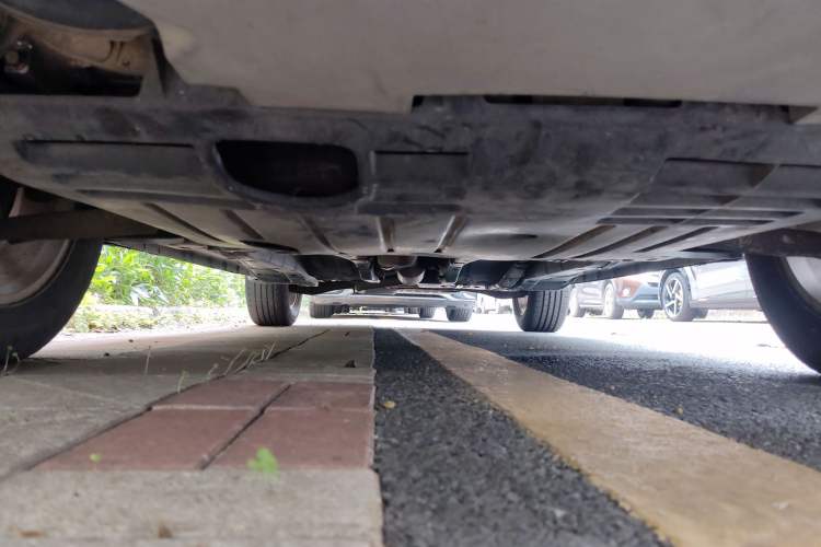 Used Jeep Compass 2011 2.0L two-wheel drive sport version Chassis Rear