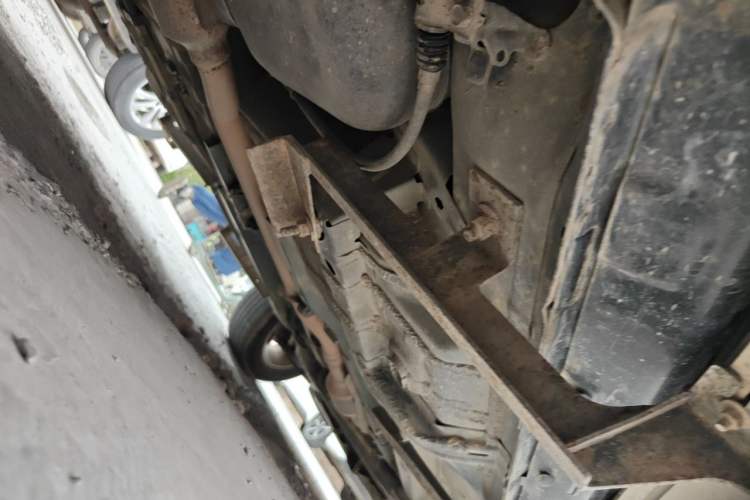 Used Jeep Compass 2011 2.4L four-wheel drive Comfort version Chassis Rear Right