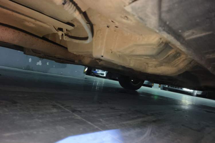 Used Jeep Compass 2011 2.0L two-wheel drive sport version Chassis Rear Right